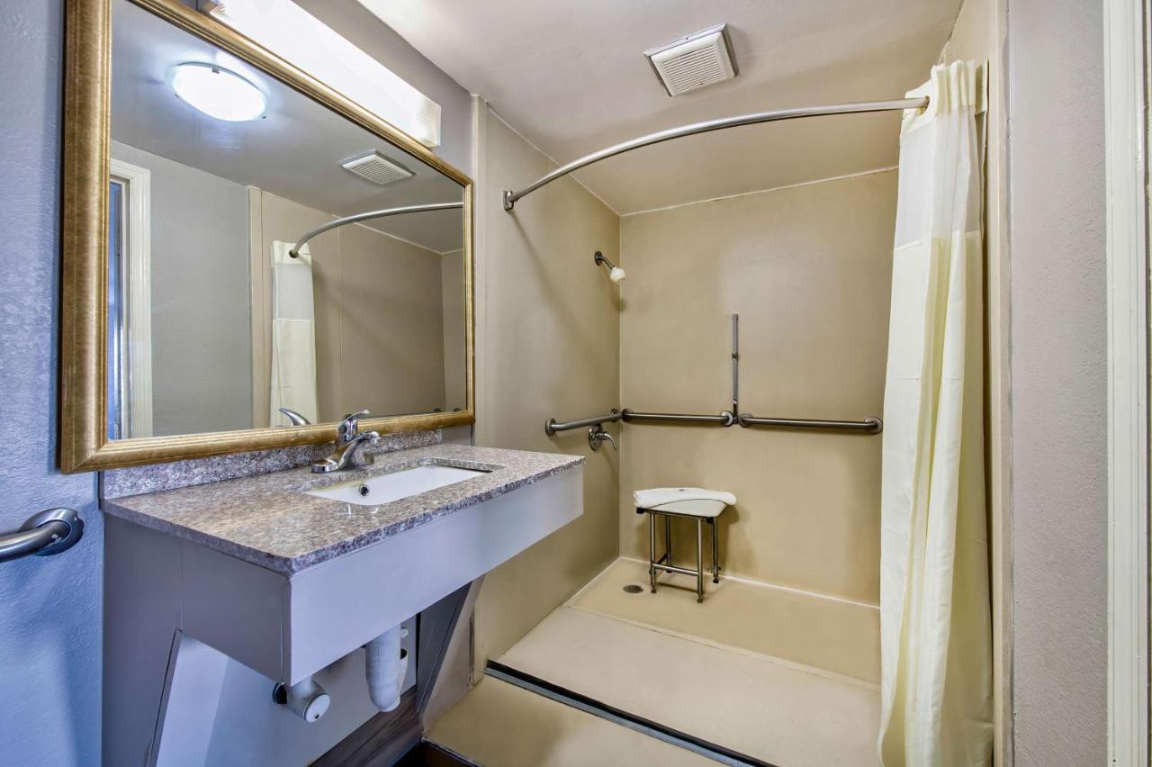 Motel 6 Birmingham, Al - Medical Center - Inverness Hwy 280 Eksteriør bilde
